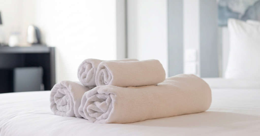How Holiday Home Owners in Dubai Can Reduce Laundry Stress