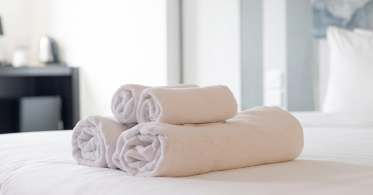 How Holiday Home Owners in Dubai Can Reduce Laundry Stress